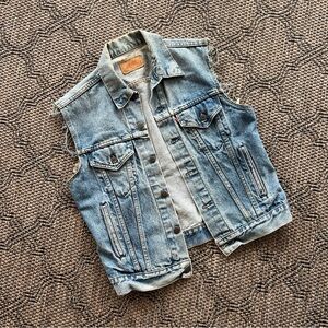 Vintage 1980s Levi’s Type 3‎ Chopped Trucker Jacket Vest Fits Size M